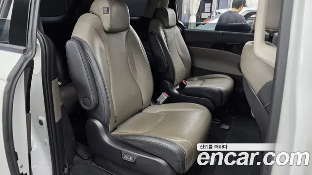 Kia Carnival 2024 thumb 12