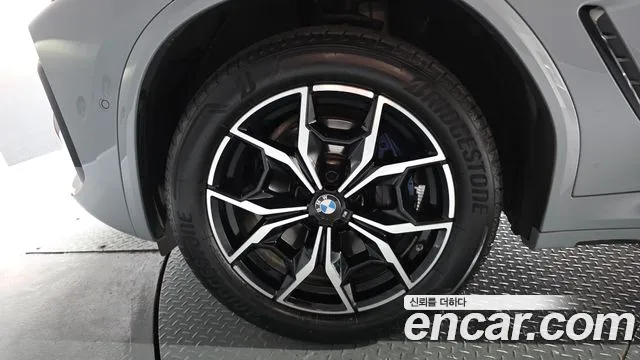 BMW X4 2023 thumb 5