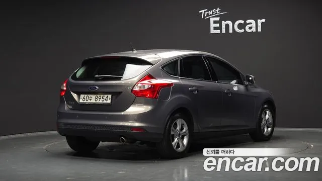 Ford Focus 2014 thumb 2