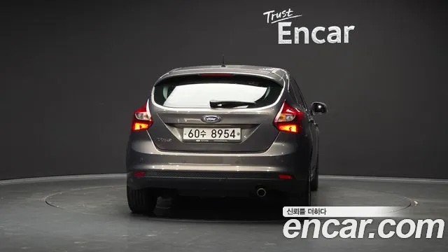 Ford Focus 2014 thumb 4