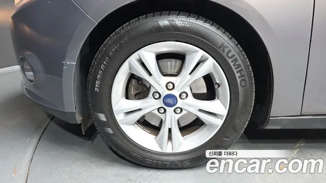 Ford Focus 2014 thumb 5