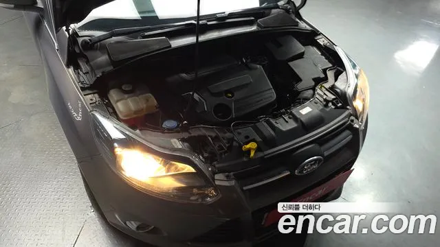 Ford Focus 2014 thumb 6
