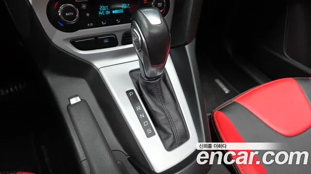 Ford Focus 2014 thumb 9