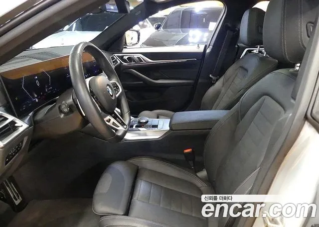 BMW 4-Series 2025 thumb 10
