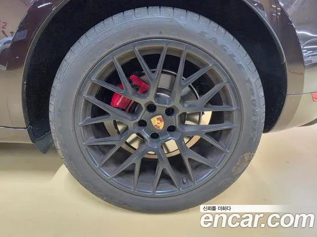 Porsche Macan 2020 thumb 5