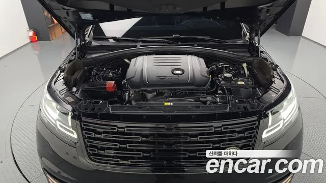 Land Rover Range Rover Velar 2017 thumb 6