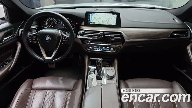 BMW 5-Series 2017 thumb 7