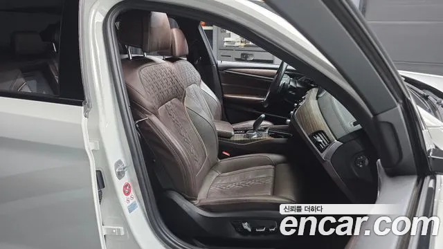 BMW 5-Series 2017 thumb 12