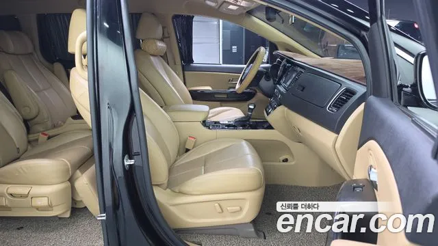 Kia Carnival 2019 thumb 11