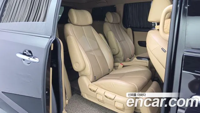 Kia Carnival 2019 thumb 12