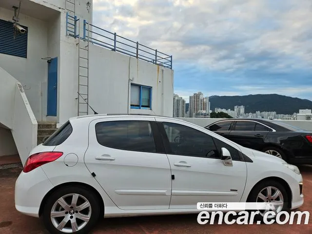 Peugeot 308 2013 thumb 3