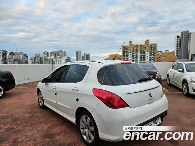 Peugeot 308 2013 thumb 6