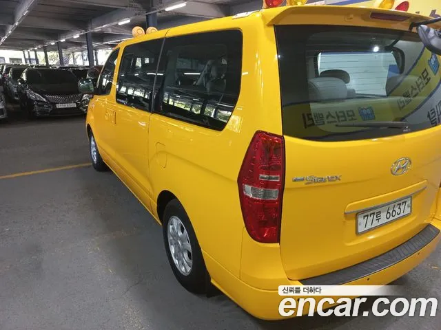 Hyundai Starex 2014 thumb 2