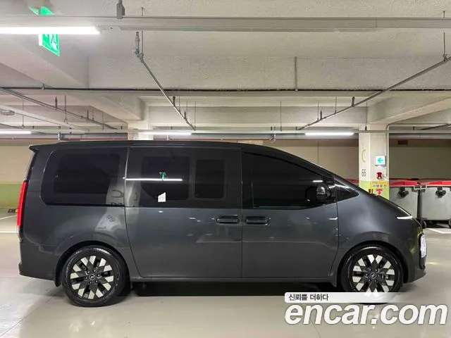 Hyundai Staria 2021 thumb 3
