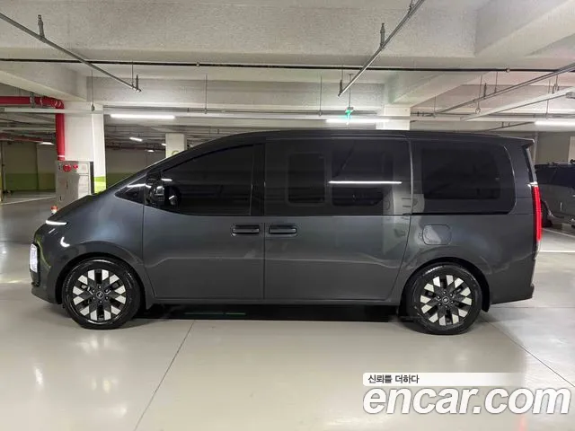 Hyundai Staria 2021 thumb 4