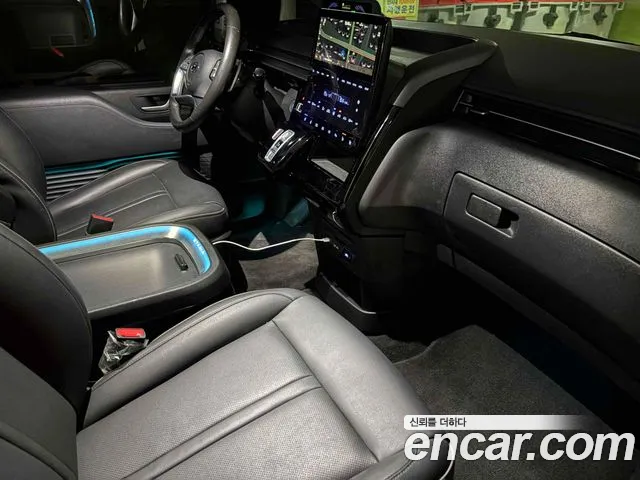 Hyundai Staria 2021 thumb 9