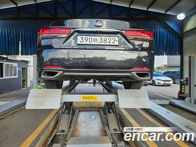 Lexus LS 2019 thumb 2