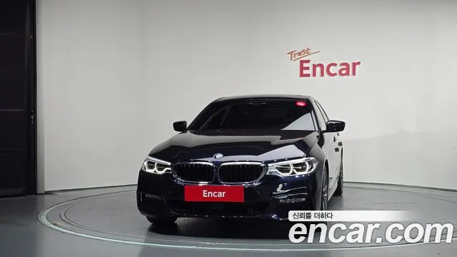 BMW 5-Series 2018 thumb 3