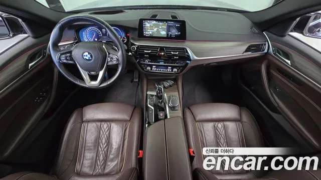 BMW 5-Series 2018 thumb 7