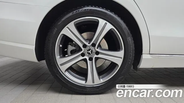 Mercedes-Benz E-Класс 2019 thumb 4
