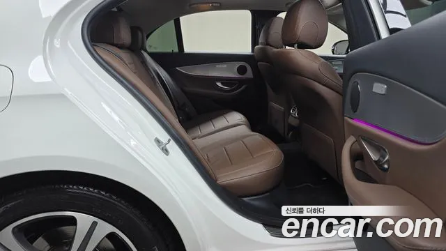 Mercedes-Benz E-Класс 2019 thumb 10