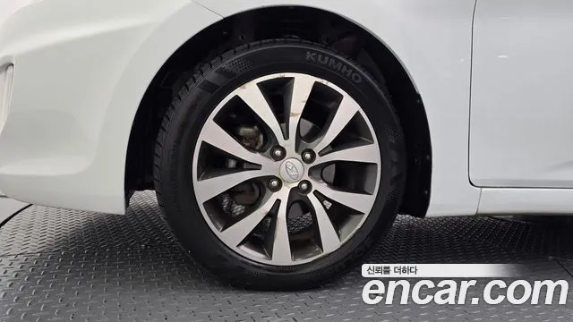 Hyundai Accent 2013 thumb 5