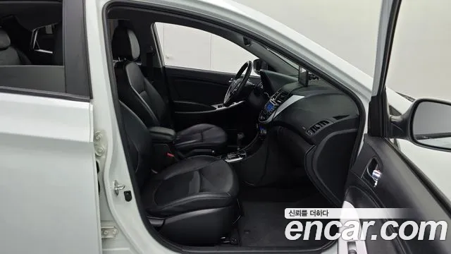 Hyundai Accent 2013 thumb 11