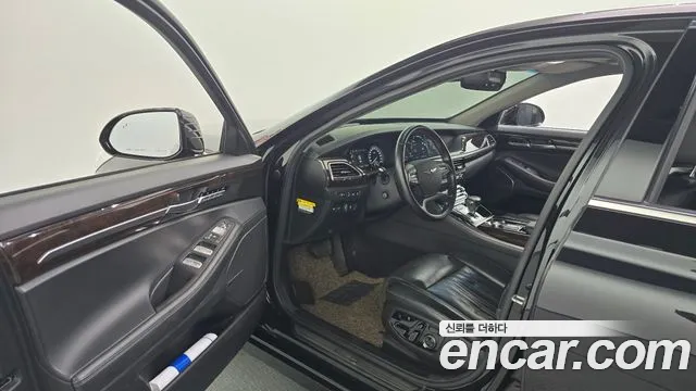 Genesis G90 2017 thumb 10