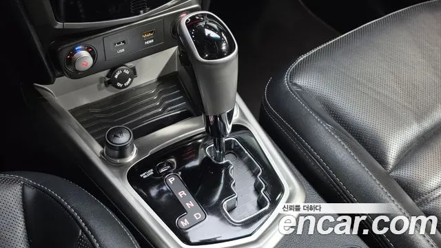 KG_Mobility_Ssangyong TIBOLI 2015 thumb 9