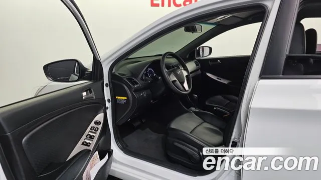Hyundai Accent 2016 thumb 10