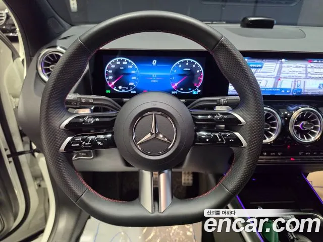 Mercedes-Benz GLA 2025 thumb 9