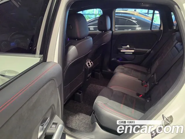 Mercedes-Benz GLA 2025 thumb 10