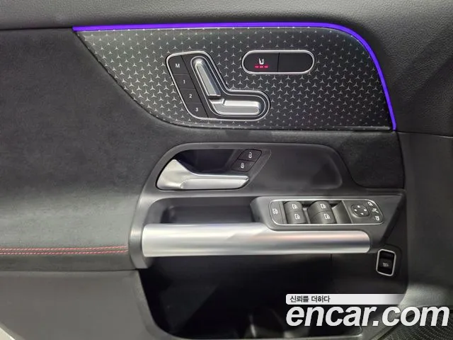 Mercedes-Benz GLA 2025 thumb 12