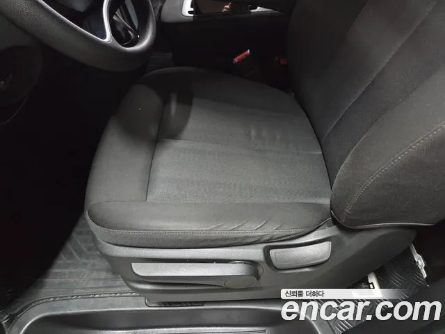 Hyundai Staria 2022 thumb 10