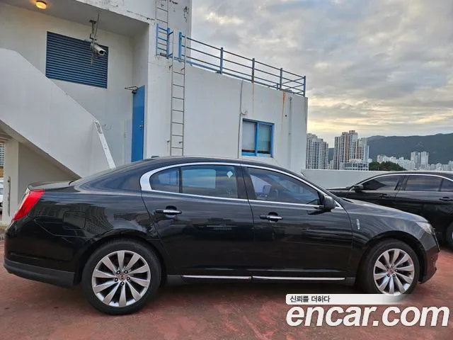 Lincoln MKS 2015 thumb 3