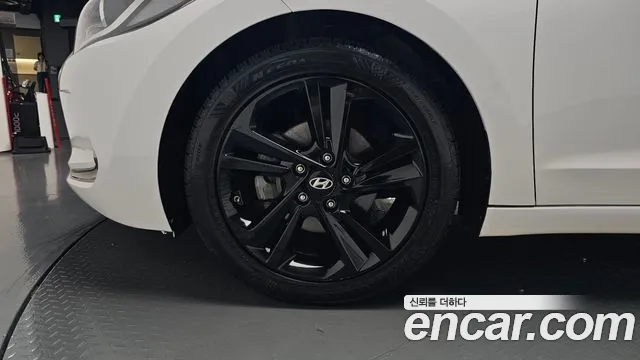 Hyundai Avante 2018 thumb 4