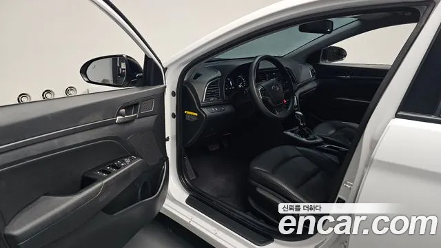 Hyundai Avante 2018 thumb 9