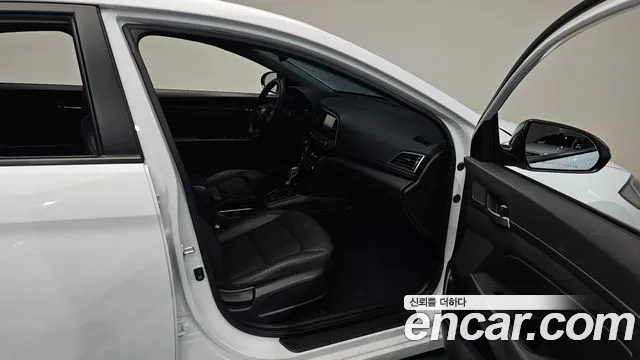 Hyundai Avante 2018 thumb 10