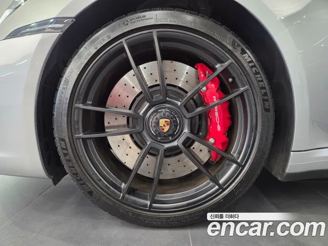 Porsche 911 2023 thumb 5