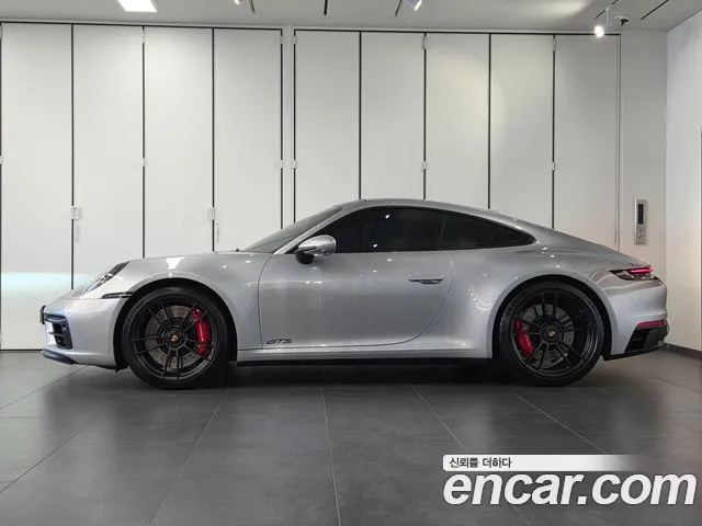 Porsche 911 2023 thumb 6