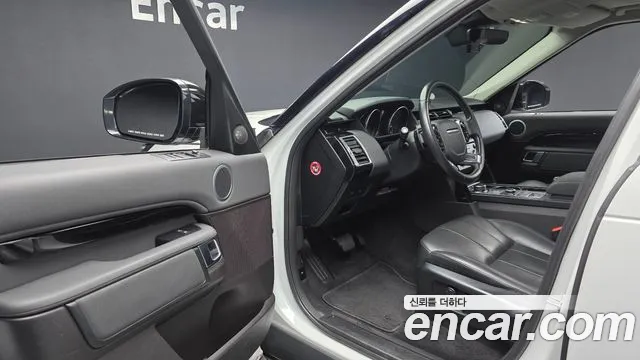 Land Rover Discovery 2019 thumb 10