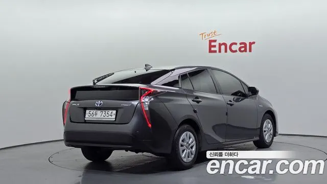 Toyota Prius 2018 thumb 2