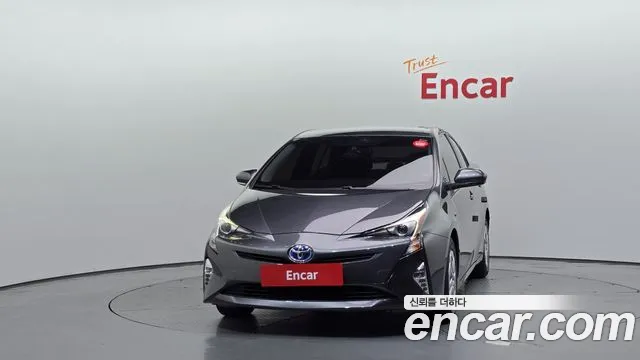 Toyota Prius 2018 thumb 3