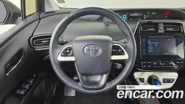 Toyota Prius 2018 thumb 12