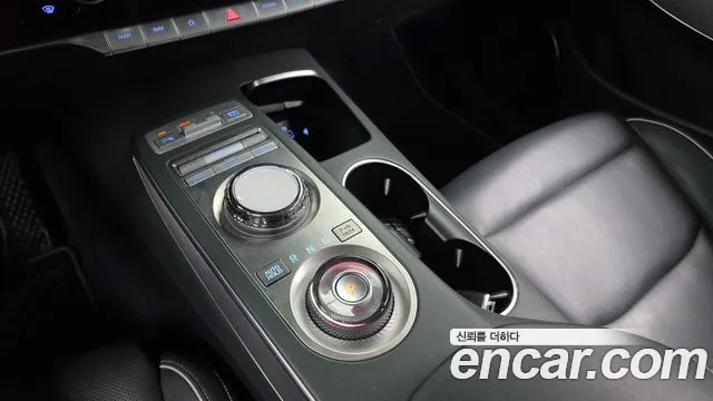 Genesis GV70 2022 thumb 8