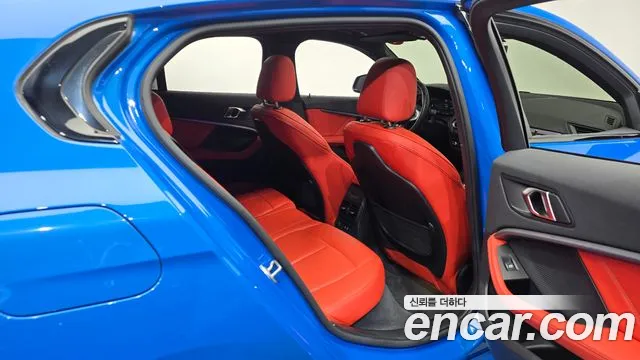 BMW 1-Series 2021 thumb 11