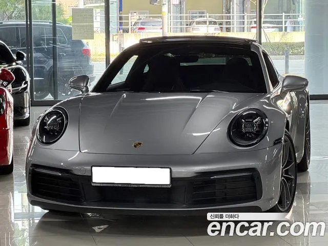 Porsche 911 2020 thumb 2