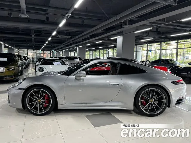 Porsche 911 2020 thumb 3