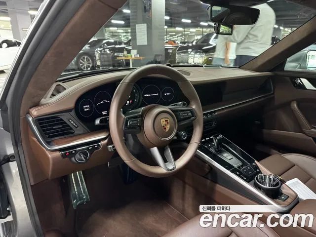 Porsche 911 2020 thumb 5