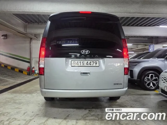 Hyundai Staria 2022 thumb 4